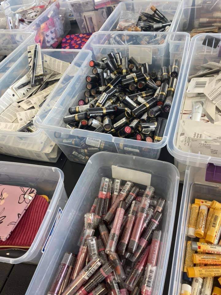 Cosmetic pallets Pallets Liquidation Worldwide