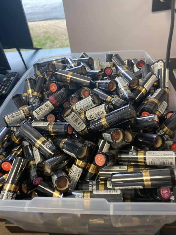 Cosmetic pallets Pallets Liquidation Worldwide